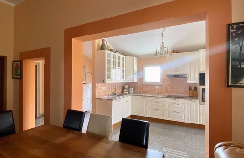 Brulo Apartment | Spacious 4-bedroom apartment in charming Poreč with WiFi, AC