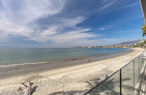 Bucerias Condo | Spacious 4-bedroom beach front condo in new Bantay Resort