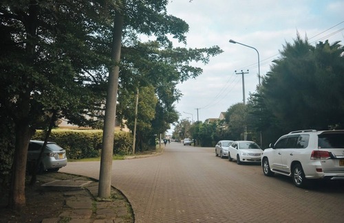 Embakasi House | Spacious 4-bedroom bungalow in lovely Nairobi with WiFi,international airport