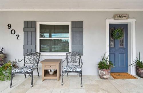 Lutz House | Spacious 4 Bedroom Entire Home, Tampa, Fire Pit