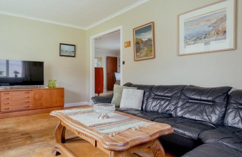 Kollafjrur House | Spacious 4-Bedroom House - Scenic Views - Parking