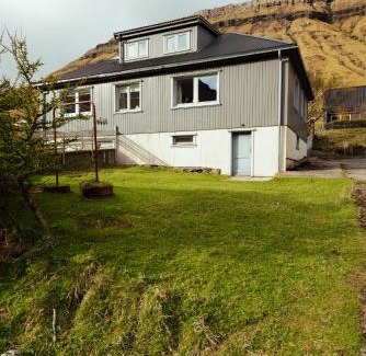 Kollafjrur House | Spacious 4-Bedroom House - Scenic Views - Parking