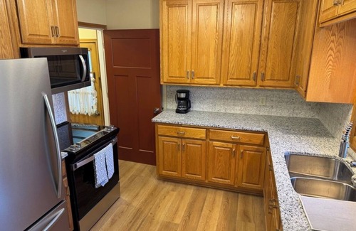 Payne - Phalen House | Spacious 4-bedroom house near Lake Phalen with AC, WiFi