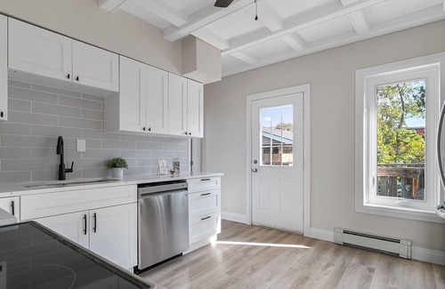 Kitchener House | Spacious 4-Bedroom home with ample parking