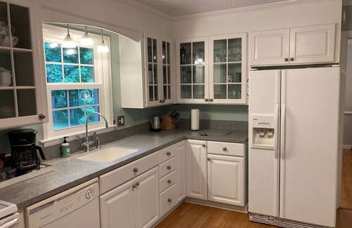 Lynchburg House | Spacious 4-bedroom house in lovely Lynchburg with AC, WiFi