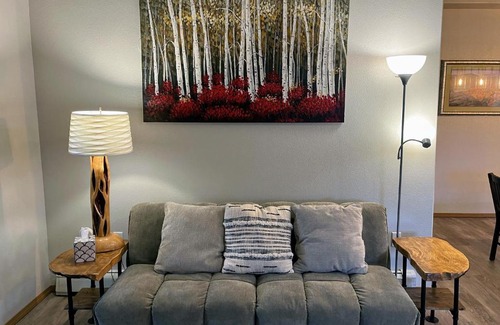North Pole House | Spacious 4-Bedroom Home