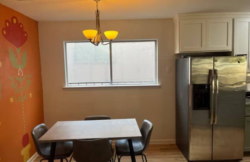 Austin House | Spacious 4-bedroom house in charming Austin with AC