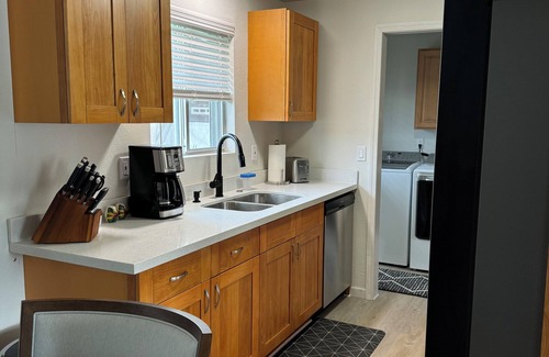 Everett House | Spacious 4-bedroom house in amazing Everett with WiFi