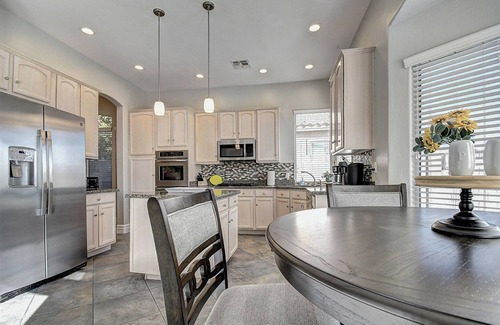 Greenfield Lakes House | Spacious 4-bedroom house in marvelous Gilbert!