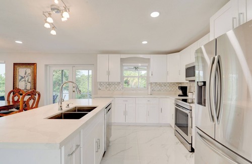Golden Glades House | Spacious 4-bedroom house with AC, WiFi in vibrant Miami