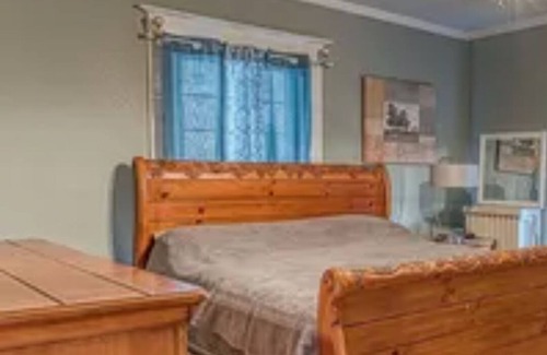 Monroe House | Spacious 4-bedroom house in serene Monroe with WiFi, fitness room, AC
