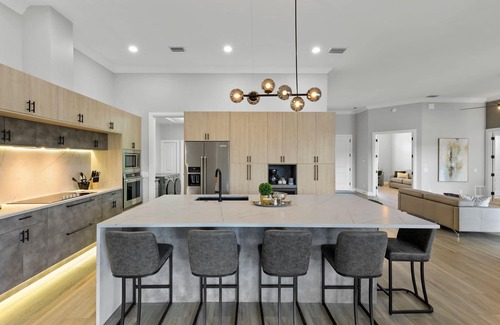 Palm River Estates House | Spacious 4-bedroom house in charming Naples with WiFi and AC