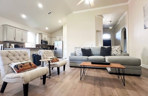 Odessa House | Spacious 4-bedroom house in Odessa with close to restaurants and retail stores.