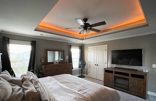 Olathe House | Spacious 4 Bedroom Modern Home w/ Full Gym. ⭐️6+ Month Availability Only⭐️