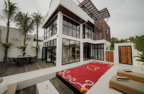 Munggu Villa | Spacious 4 -Bedroom Private Pool Villa, Ocean rooftop, 5-min beach