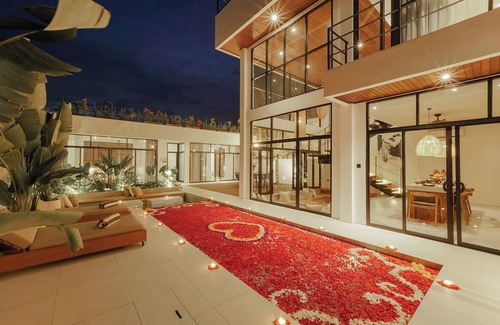 Munggu Villa | Spacious 4 -Bedroom Private Pool Villa, Ocean rooftop, 5-min beach