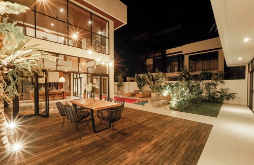 Munggu Villa | Spacious 4 -Bedroom Private Pool Villa, Ocean rooftop, 5-min beach