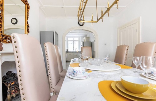 Westminster House | Spacious 4 Bedroom Royal Villa next to Buckingham Palace