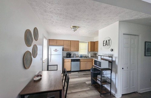 Blacksburg Apartment | Spacious 4 bedroom, sleeps 10, close to VT
