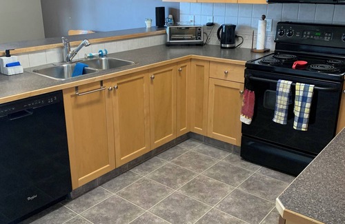 Red Deer House | Spacious 4-bedroom townhome in charming Red Deer with WiFi, AC