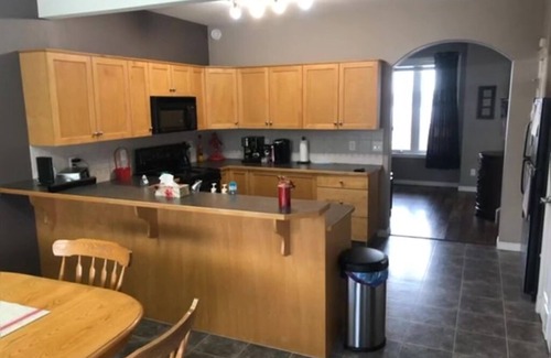 Red Deer House | Spacious 4-bedroom townhome in charming Red Deer with WiFi, AC