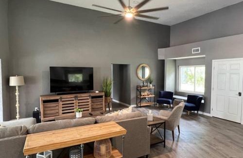 Crystal River House | Spacious 4 bedroom with 2 baths with Pool and boat dock