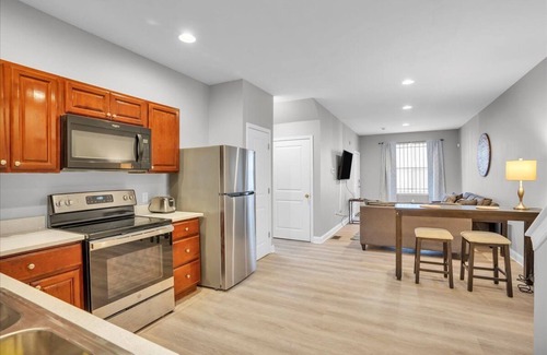 North Philadelphia West Apartment | Spacious 4-bedroom apartment in charming Philadelphia near Temple University