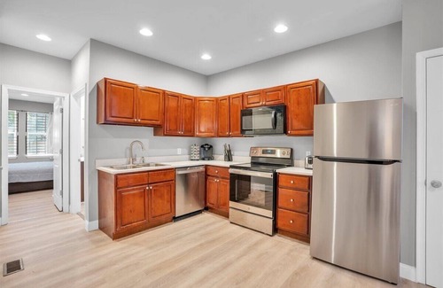 North Philadelphia West Apartment | Spacious 4-bedroom apartment in charming Philadelphia near Temple University
