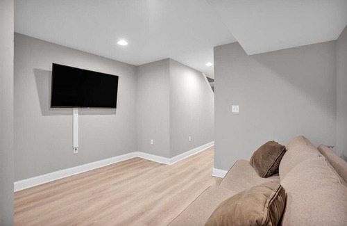 North Philadelphia West Apartment | Spacious 4-bedroom apartment in charming Philadelphia near Temple University