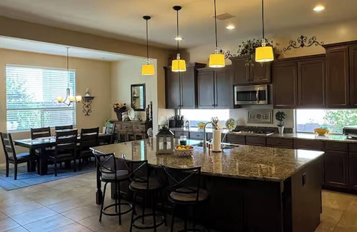 Queen Creek House | Spacious 4-bedroom house with AC, WiFi in charming Queen Creek