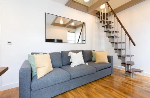 Holborn and Covent Garden Apartment | Spacious 4 bedrooms flat in New Oxford Street