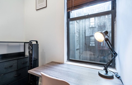 Manhattan Apartment | Spacious 4 BR Den in the Heart of the East Village