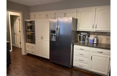 Overland Park House | Spacious 4 BR house; quiet suburb with amazing hwy access!