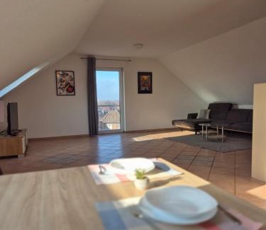 Schwanewede Apartment | Spacious 4-Room Apartment Ideal for Families and Business Trips in a Quiet Area