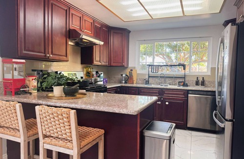 Hacienda Heights House | Spacious 4B2B HOUSE n. DTLA & Disney with Office + Gym