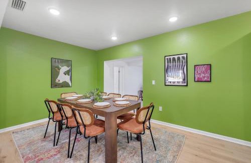 Tallahassee House | Spacious 4BD - Central Stay with Backyard & Games