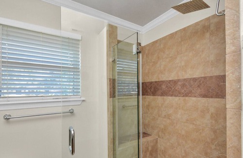 Westbury House | Spacious 4BDRM Oasis in Houston's Southwest Charm