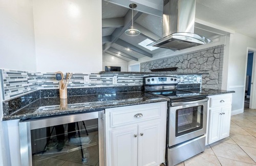 Plano House | Spacious 4BR/3BA Retreat in the Heart of Plano