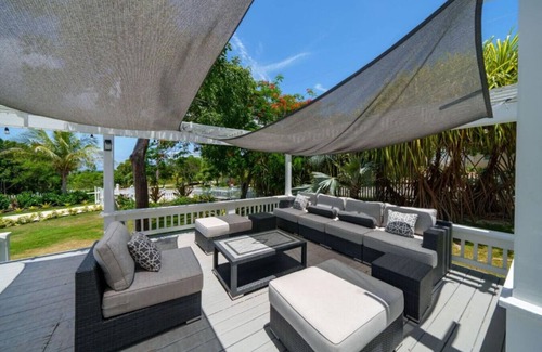 Governor's Harbour House | ✴Spacious 4BR 4.5BA Luxury Home w/Pool & Golf Cart