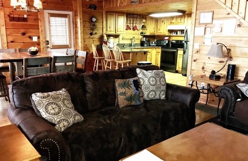Sevierville Cabin | Spacious 4BR Cabin Near Dollywood – Hot Tub, Game Room & Stunning Mountain Views