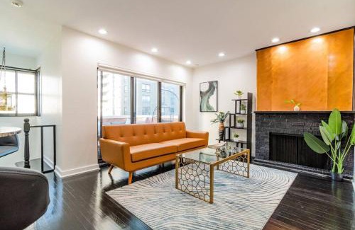Gold Coast Apartment | Spacious 4BR Gold Coast Duplex with Jacuzzi in the Bedroom