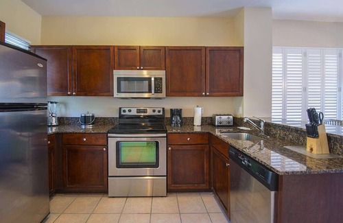 Marathon House | Spacious 4BR Harbor Villa w/Full Kitchen, Balcony & Water Views