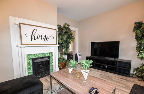 East Walnut HIlls House | Spacious 4BR in Historic O’Bryonville, 8mins to DT