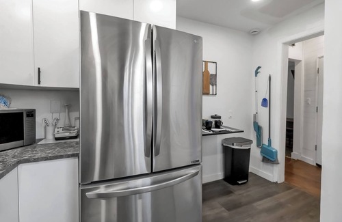 North Buffalo House | Spacious 4BR Near UB and Niagara Falls - Pet Friendly
