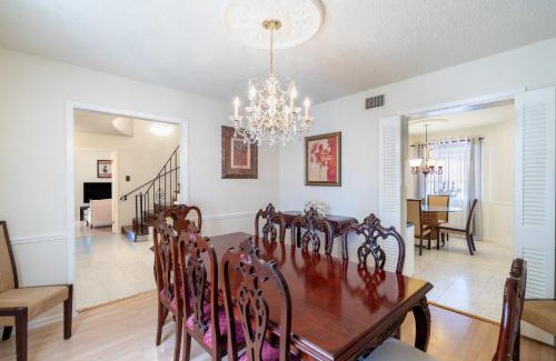 Medical Center District House | Spacious 4BR with Private Pool, Near Six Flags