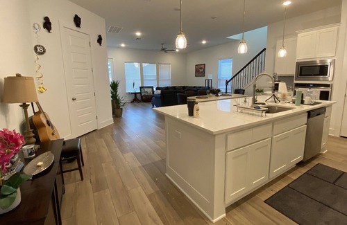 Georgetown House | Spacious 5/4 Modern Home 🏡