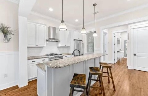 Watercolor House | Spacious 5 bedroom Watercolor Home- close to pool, yard. INC. GOLF CART+4 BIKES