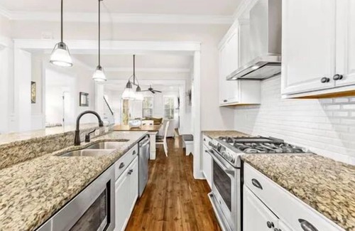 Watercolor House | Spacious 5 bedroom Watercolor Home- close to pool, yard. INC. GOLF CART+4 BIKES