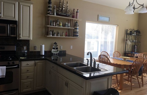 Alger House | Spacious 5 Bed Waterfront Home! Book your Vacation now!