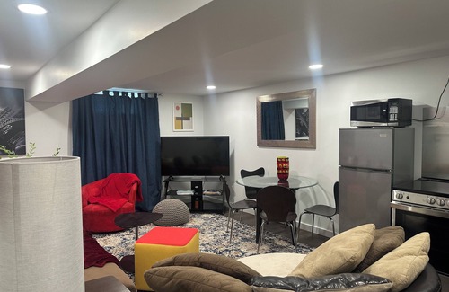 West Des Moines House | Spacious 5-bedroom house in welcoming West Des Moines with AC